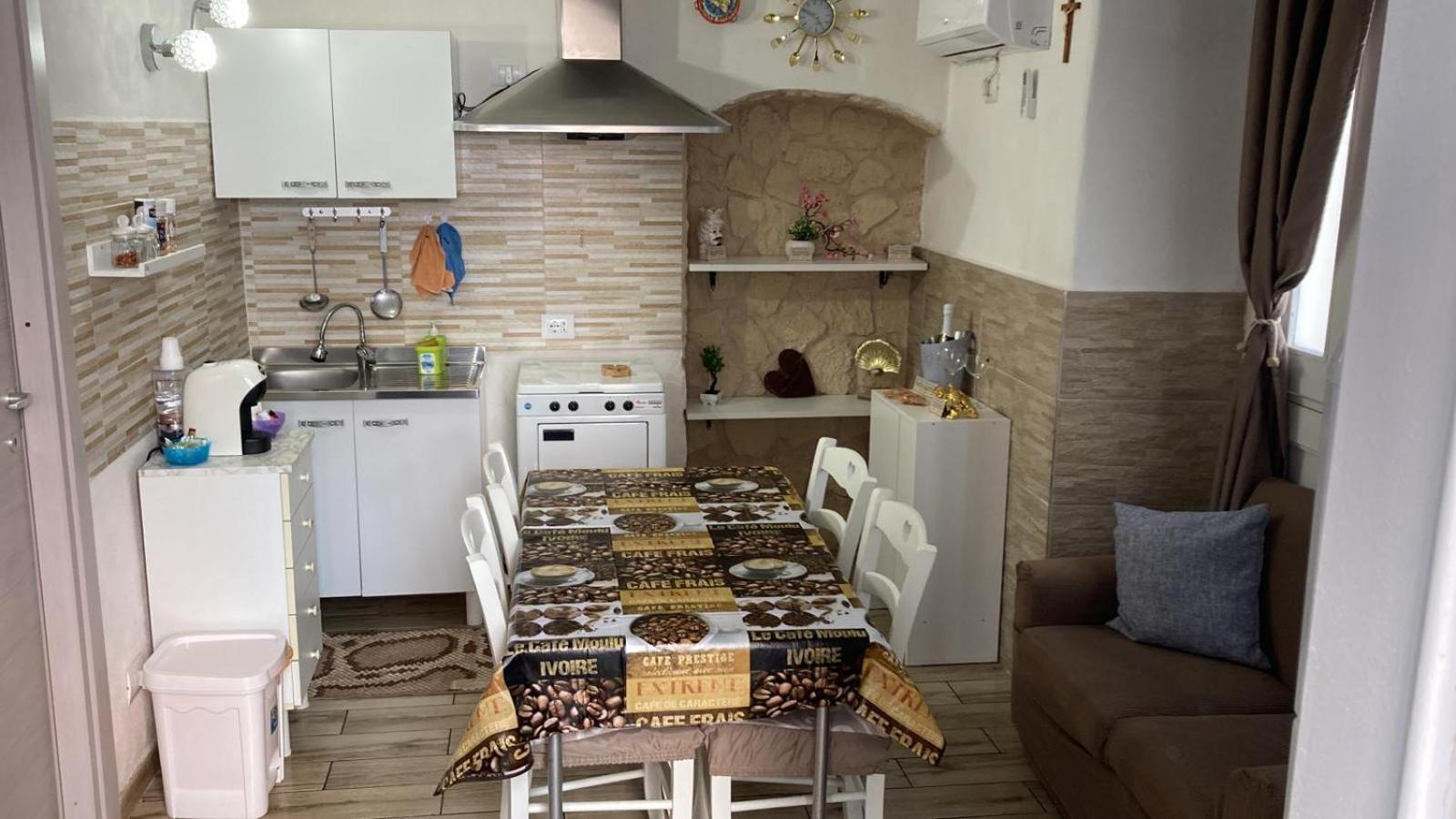 Casa Vacanze Eleonor CTA Exteriör bild
